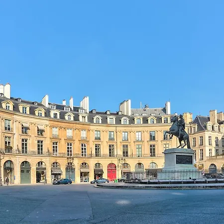 Luxury On The Place Des Victoires Apartment Paris
