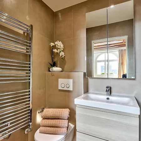 Luxury On The Place Des Victoires * Paris