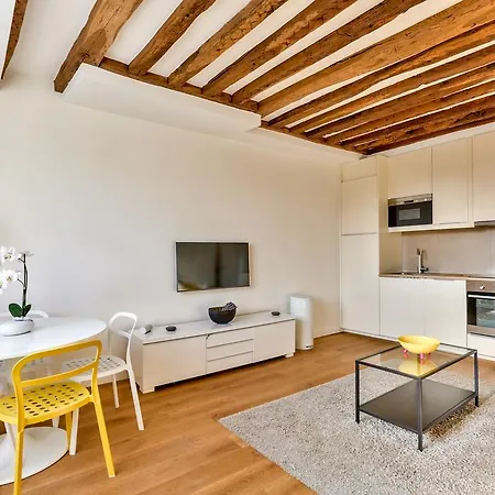 Luxury On The Place Des Victoires Apartment