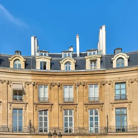 Luxury On The Place Des Victoires Apartment Paris