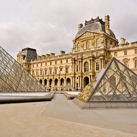 Luxury On The Place Des Victoires * Paris