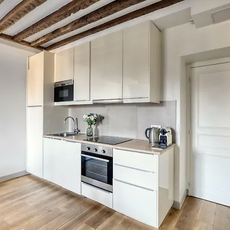 Luxury On The Place Des Victoires Apartment Paris