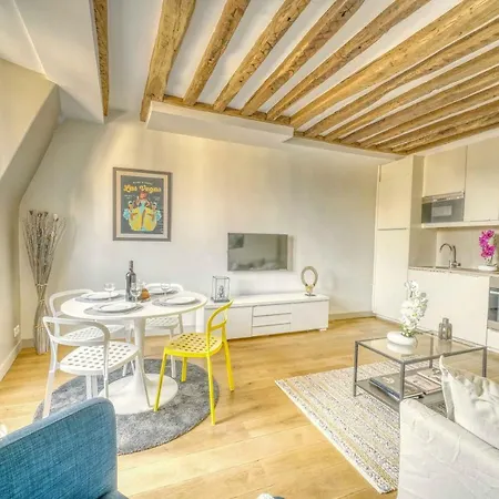 Luxury On The Place Des Victoires Apartment