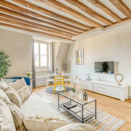 Luxury On The Place Des Victoires Apartment Paris
