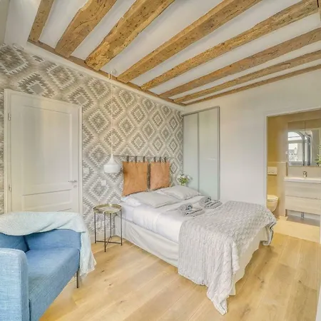 Luxury On The Place Des Victoires Apartment