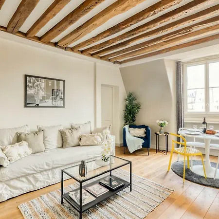 Luxury On The Place Des Victoires * Paris