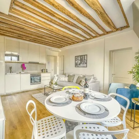 Luxury On The Place Des Victoires Apartment